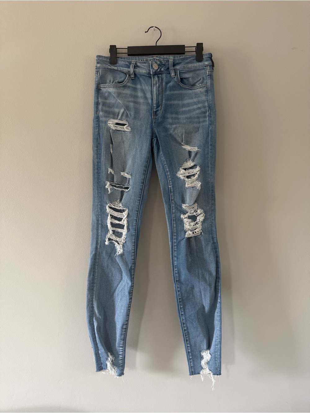 American Eagle | High waisted light wash ripped jeans